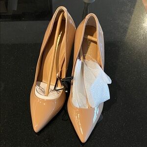 NWT Express Tan Patent Leather Heels